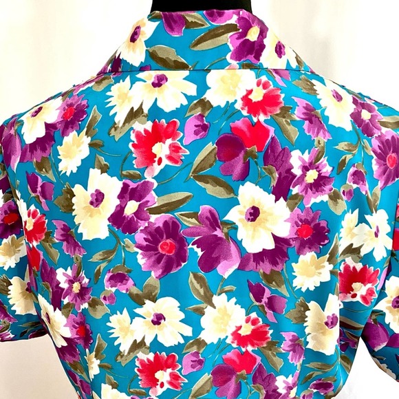 Leslie Faye Colorful Purple and Blue Button Blouse - Picture 9 of 11